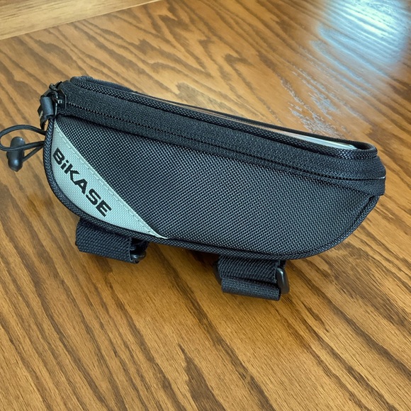 EUC Bikase Phone Front Frame Bag - Picture 1 of 7